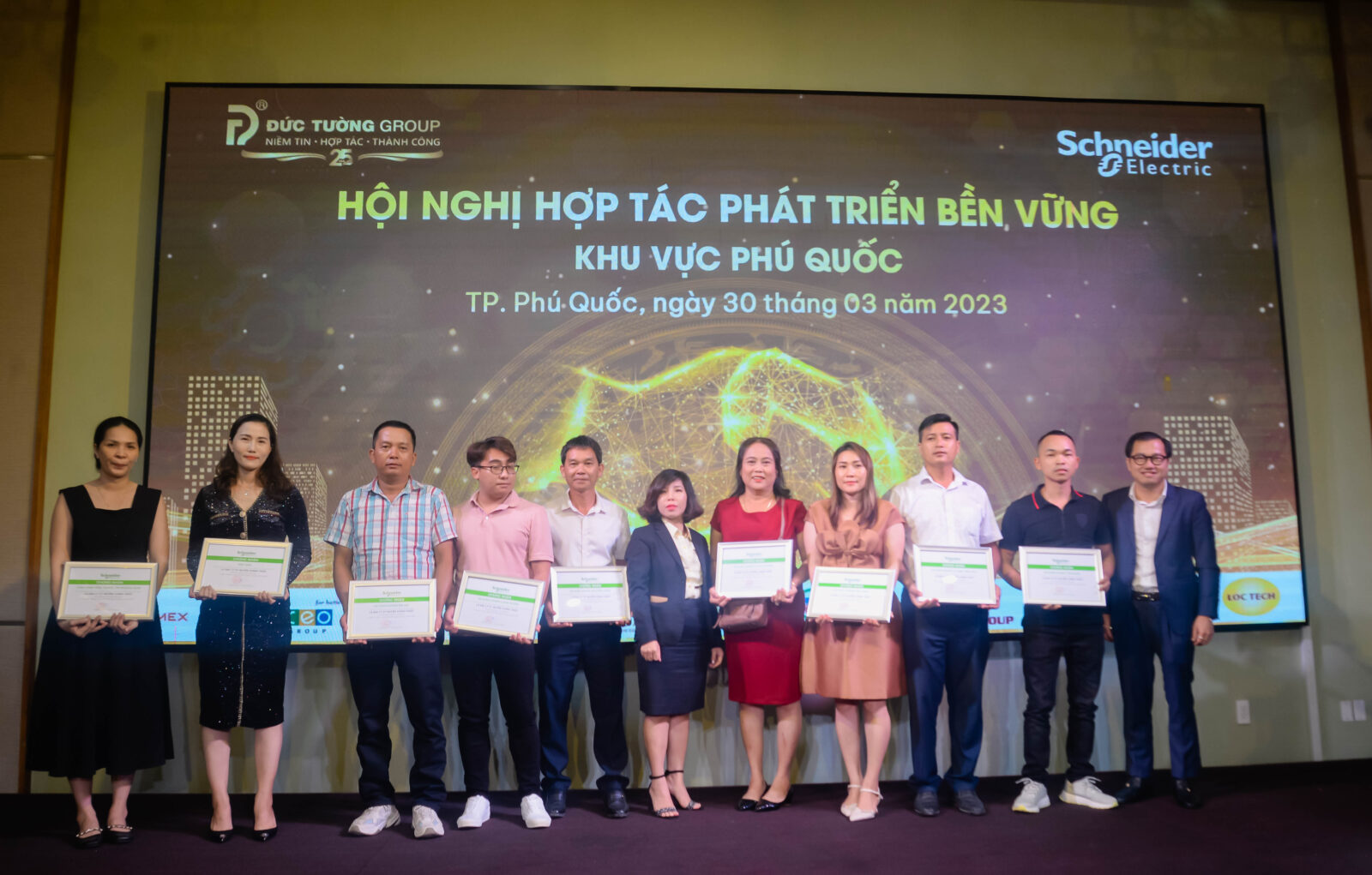 Tập Đoàn Đức Tường