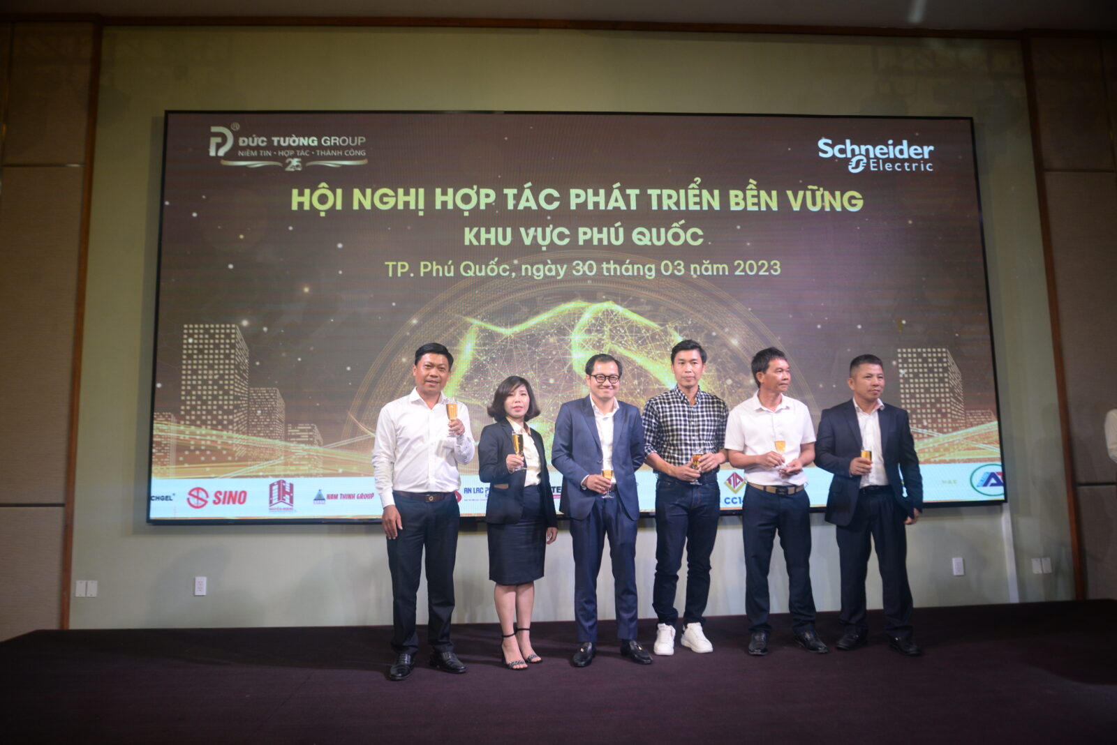 Tập Đoàn Đức Tường