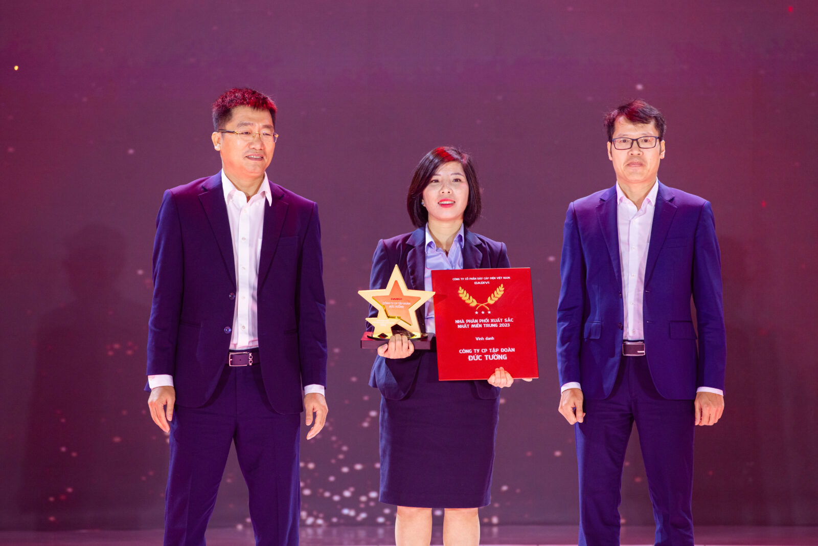 Tập Đoàn Đức Tường
