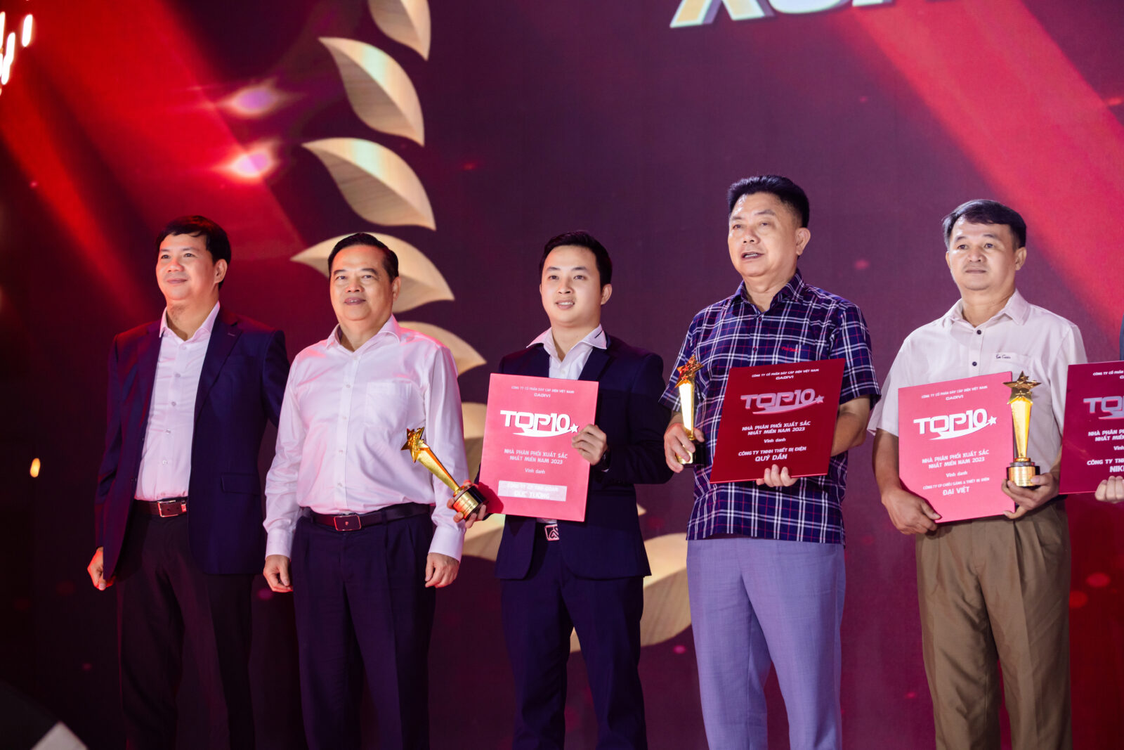 Tập Đoàn Đức Tường